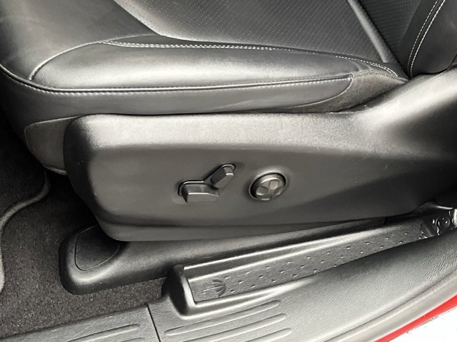Used 2025 Chrysler Pacifica - photo 12