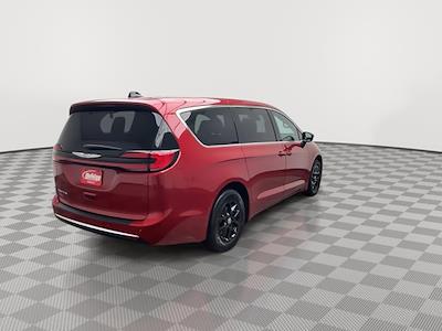Used 2025 Chrysler Pacifica - photo 1