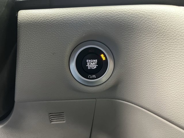 Used 2024 Chrysler Pacifica - photo 23