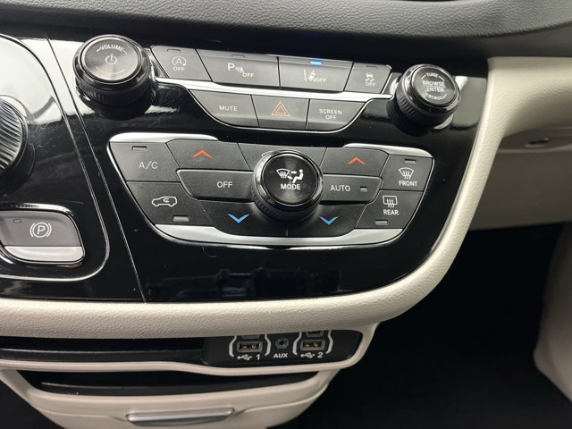 Used 2024 Chrysler Pacifica - photo 24
