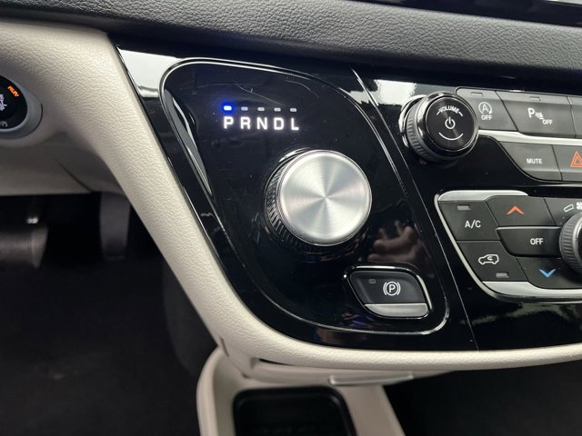 Used 2024 Chrysler Pacifica - photo 28