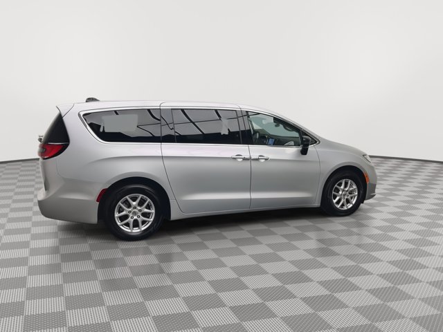 Used 2024 Chrysler Pacifica - photo 41