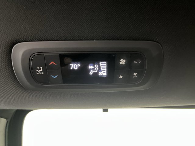 Used 2025 Chrysler Pacifica - photo 9