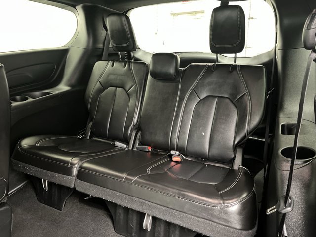 Used 2025 Chrysler Pacifica - photo 10