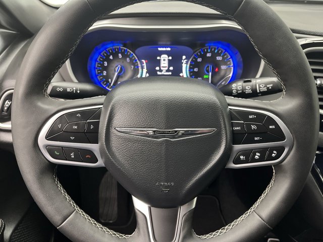 Used 2025 Chrysler Pacifica - photo 12