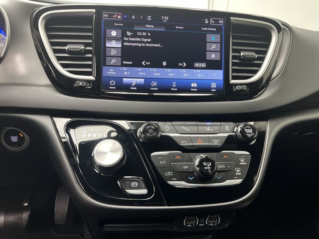 Used 2025 Chrysler Pacifica - photo 14