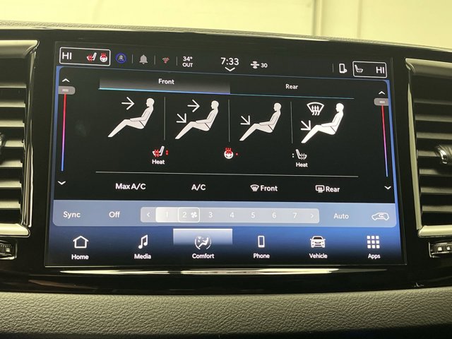 Used 2025 Chrysler Pacifica - photo 17