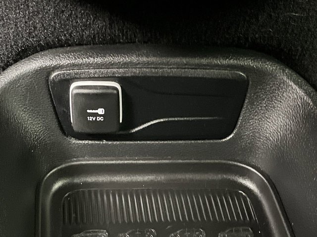 Used 2025 Chrysler Pacifica - photo 21