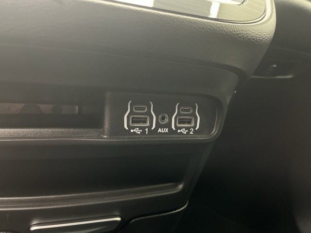 Used 2025 Chrysler Pacifica - photo 22