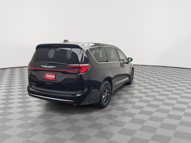 Used 2025 Chrysler Pacifica - photo 36
