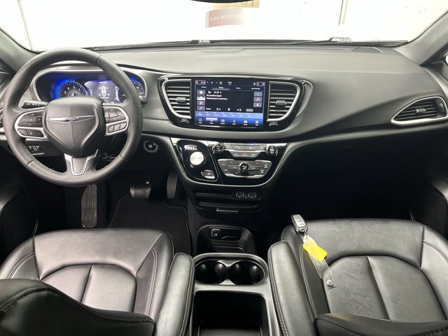 Used 2025 Chrysler Pacifica - photo 42