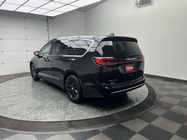 Used 2025 Chrysler Pacifica - photo 43