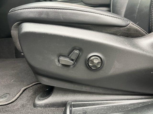 Used 2025 Chrysler Pacifica - photo 7
