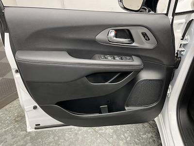 Used 2025 Chrysler Pacifica - photo 1