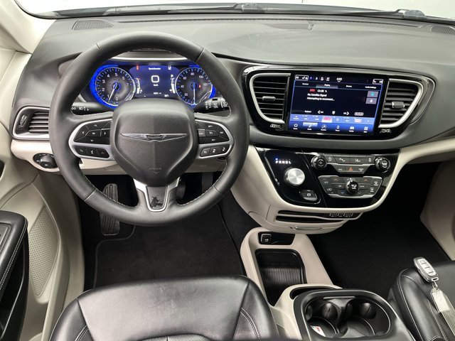 Used 2024 Chrysler Pacifica - photo 12