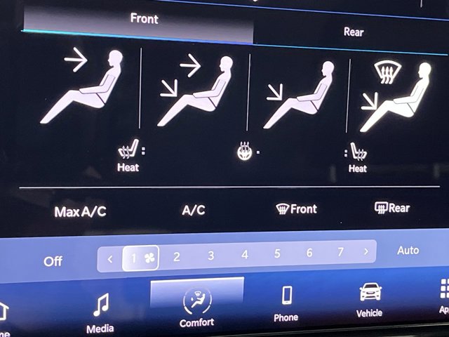 Used 2024 Chrysler Pacifica - photo 21
