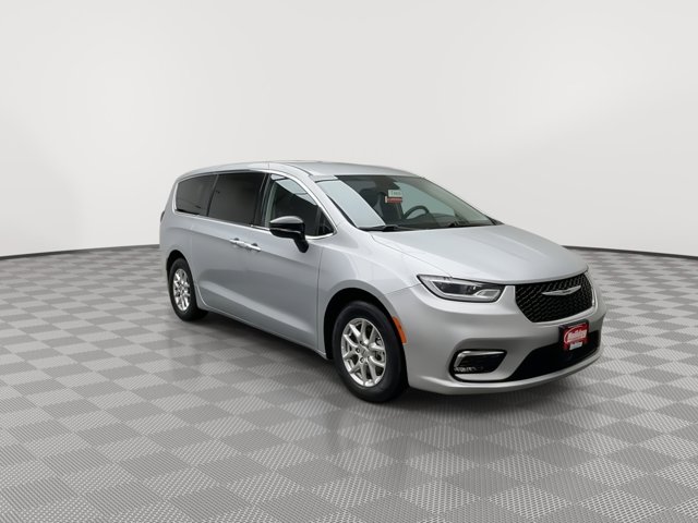 Used 2024 Chrysler Pacifica - photo 31