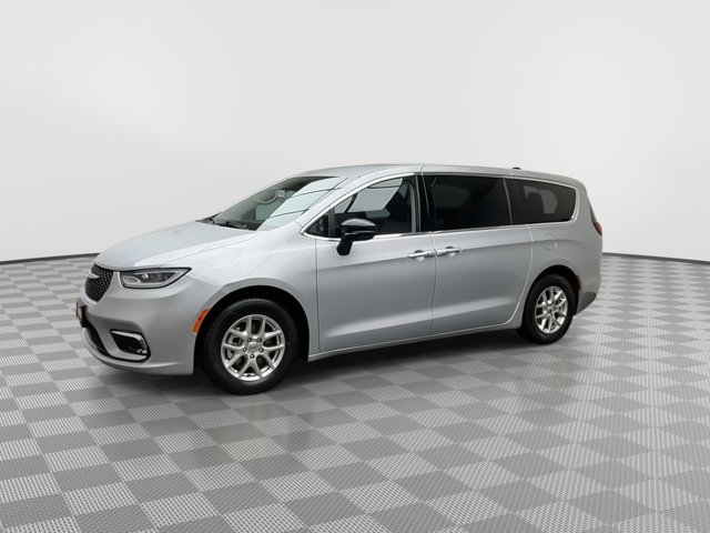 Used 2024 Chrysler Pacifica - photo 33