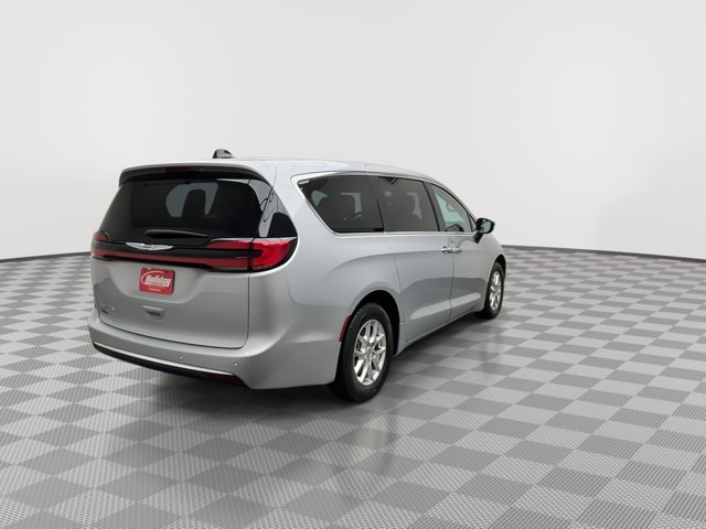 Used 2024 Chrysler Pacifica - photo 36