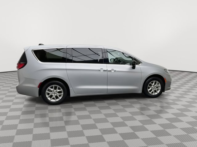 Used 2024 Chrysler Pacifica - photo 37