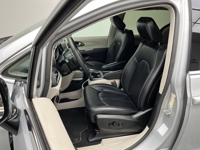 Used 2024 Chrysler Pacifica - photo 7
