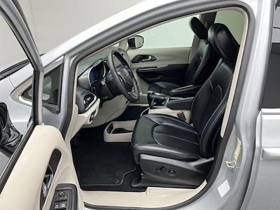 Used 2024 Chrysler Pacifica - photo 1