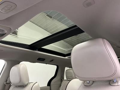 Used 2020 Chrysler Pacifica - photo 2