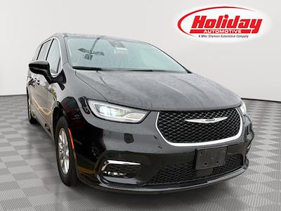 Used 2023 Chrysler Pacifica - photo 1