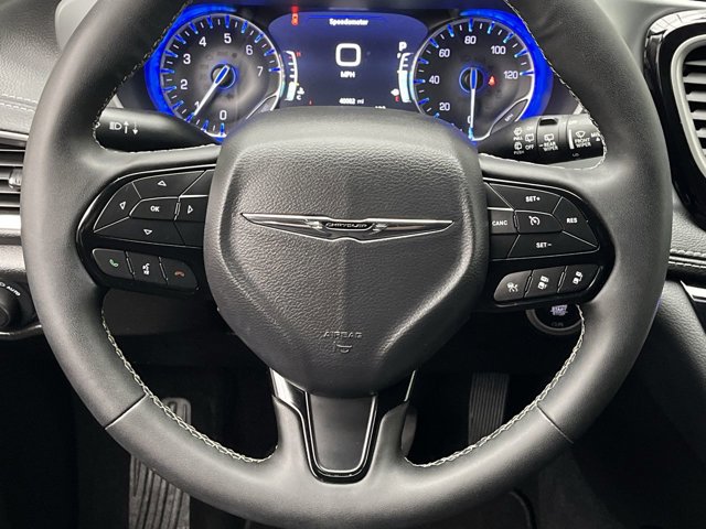 Used 2023 Chrysler Pacifica - photo 12