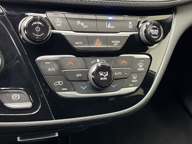 Used 2023 Chrysler Pacifica - photo 19