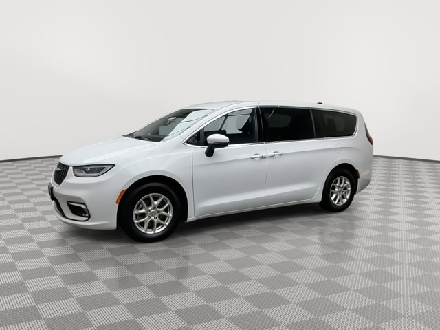 Used 2023 Chrysler Pacifica - photo 32