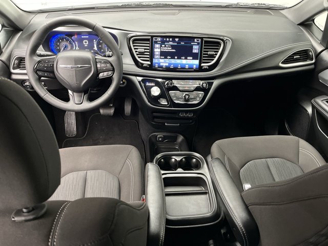 Used 2023 Chrysler Pacifica - photo 41