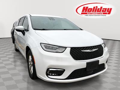 Used 2023 Chrysler Pacifica - photo 1