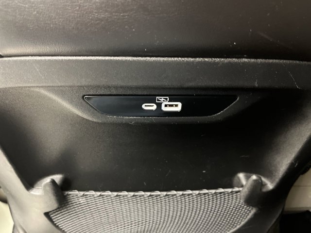 Used 2023 Chrysler Pacifica - photo 9