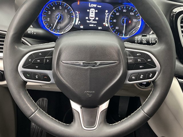 Used 2023 Chrysler Pacifica - photo 12