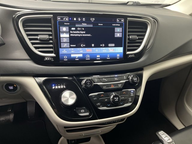 Used 2023 Chrysler Pacifica - photo 14