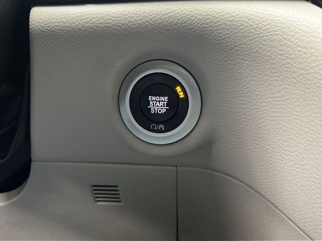 Used 2023 Chrysler Pacifica - photo 18