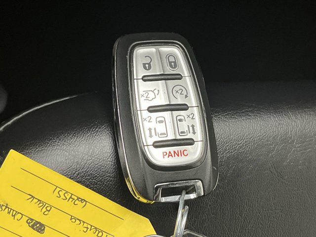 Used 2023 Chrysler Pacifica - photo 24