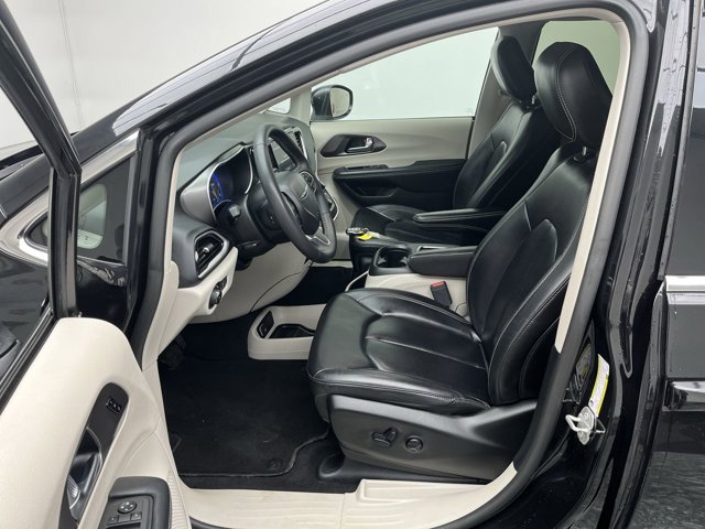 Used 2023 Chrysler Pacifica - photo 42