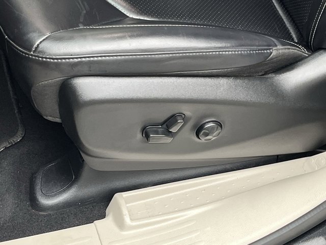 Used 2023 Chrysler Pacifica - photo 7