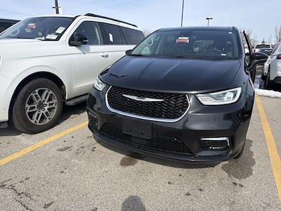 Used 2023 Chrysler Pacifica - photo 1