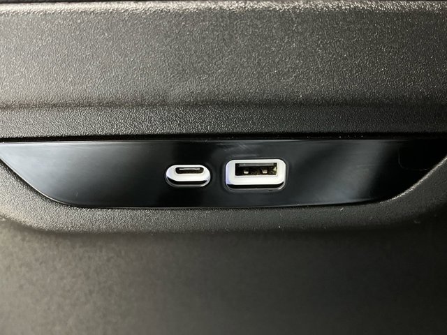 Used 2024 Chrysler Pacifica - photo 7
