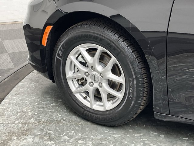 Used 2024 Chrysler Pacifica - photo 27