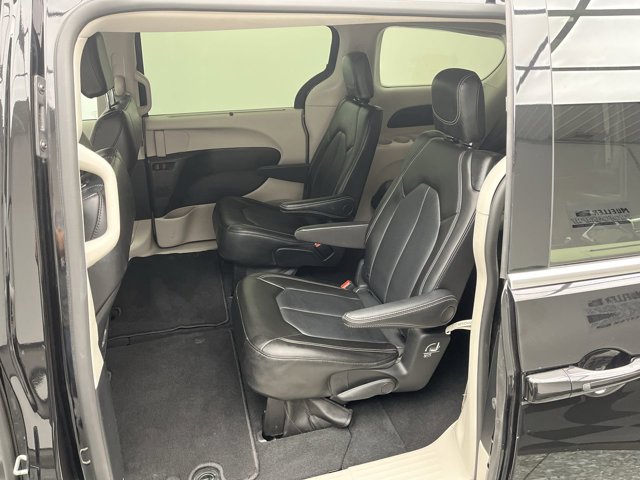 Used 2024 Chrysler Pacifica - photo 8