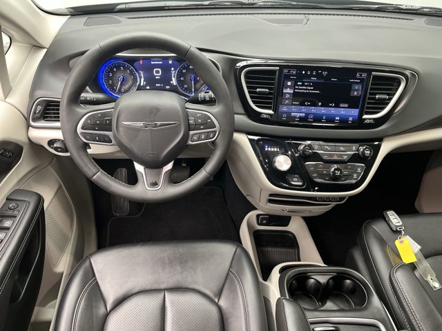 Used 2024 Chrysler Pacifica - photo 11