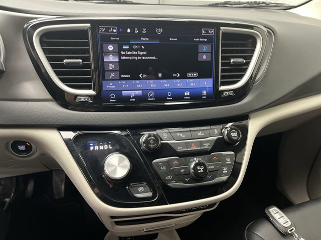 Used 2024 Chrysler Pacifica - photo 14