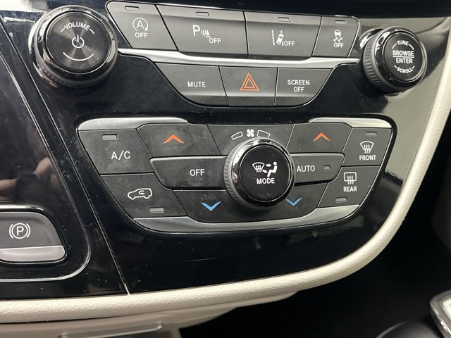 Used 2024 Chrysler Pacifica - photo 18