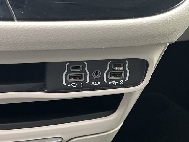 Used 2024 Chrysler Pacifica - photo 21