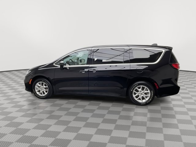 Used 2024 Chrysler Pacifica - photo 31