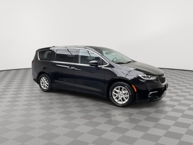 Used 2024 Chrysler Pacifica - photo 34